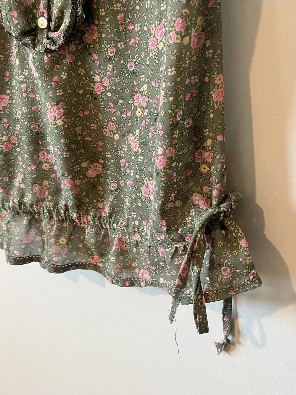 Mudd Olive Button-Front Ruffle Blouse - Pink Floral - Picture 4 of 6
